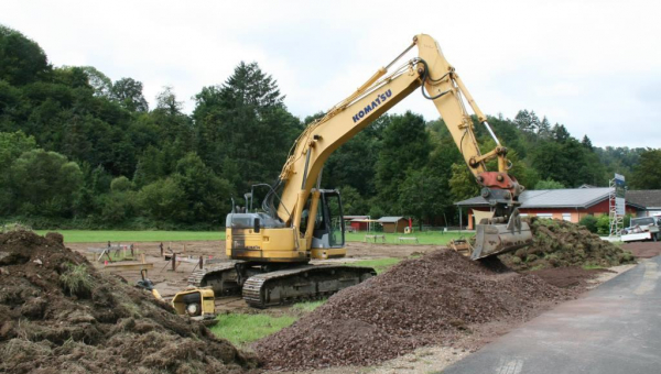 Sichtbare Zeichen des Baubeginns am Hospiz